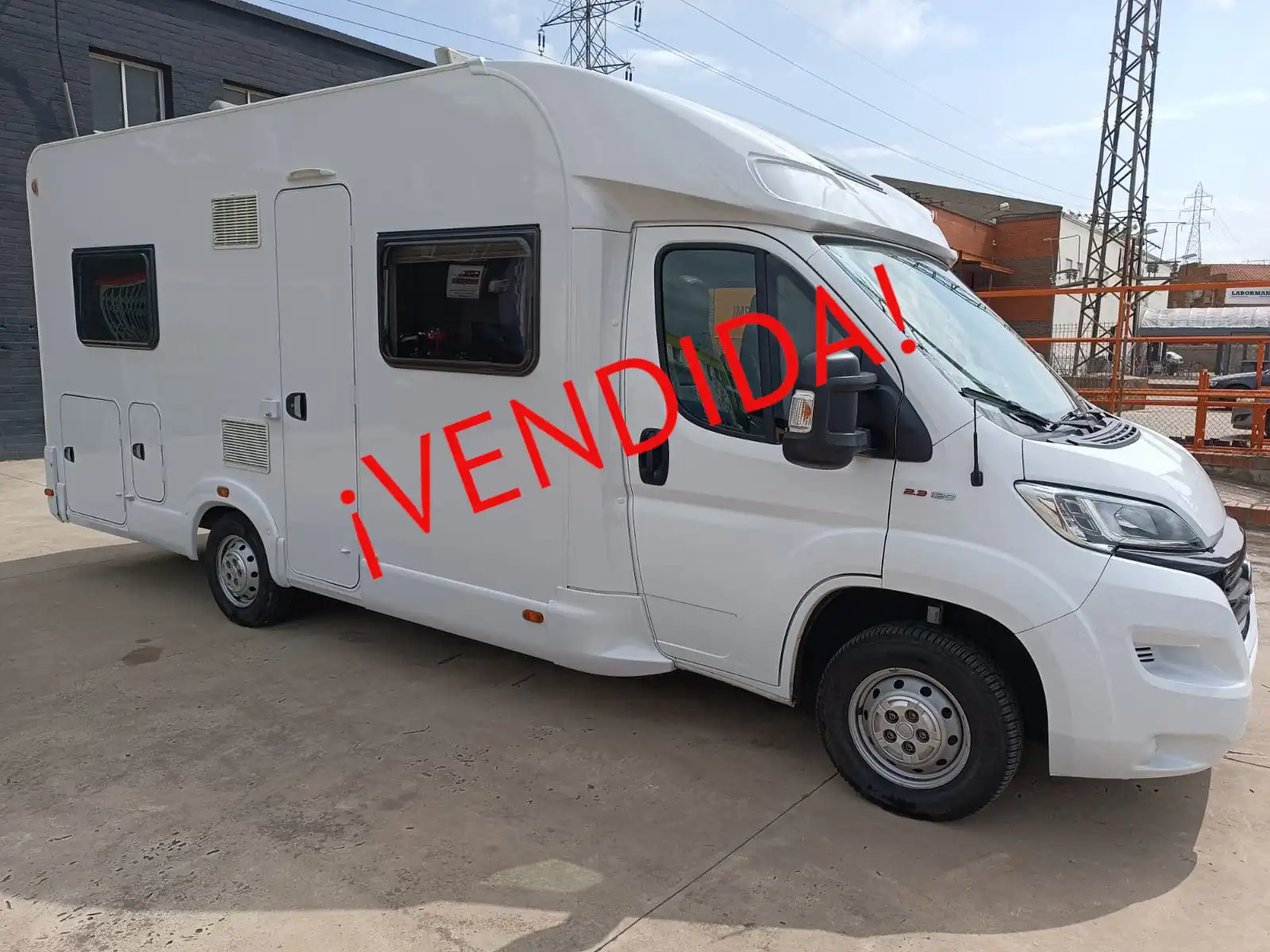 Autocaravana de ocasión Weinsberg Carasuite 650