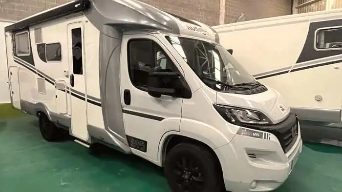 Autocaravana Ilusion XMK 695 - Exterior lateral derecho