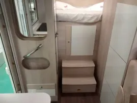 Autocaravana nueva XMK 590 - Pasillo cama